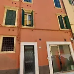 Oda ve Kahvaltı All'opera Prima 4*