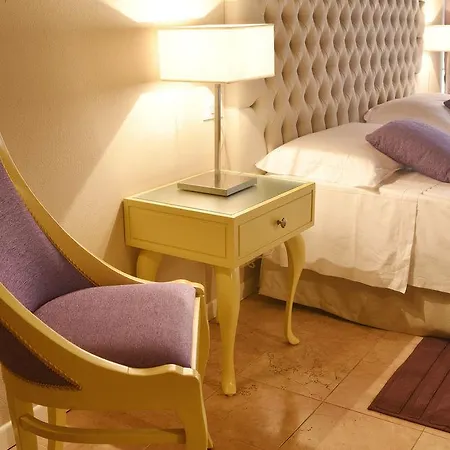All'opera Prima فندق مبيت وإفطار 3*
