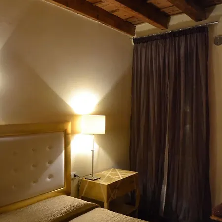 Bed and breakfast All'opera Prima 4*