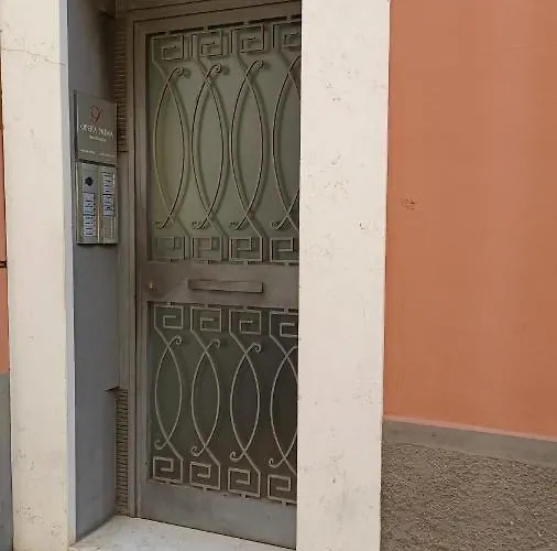 All'opera Prima Nocleg ze śniadaniem 4*